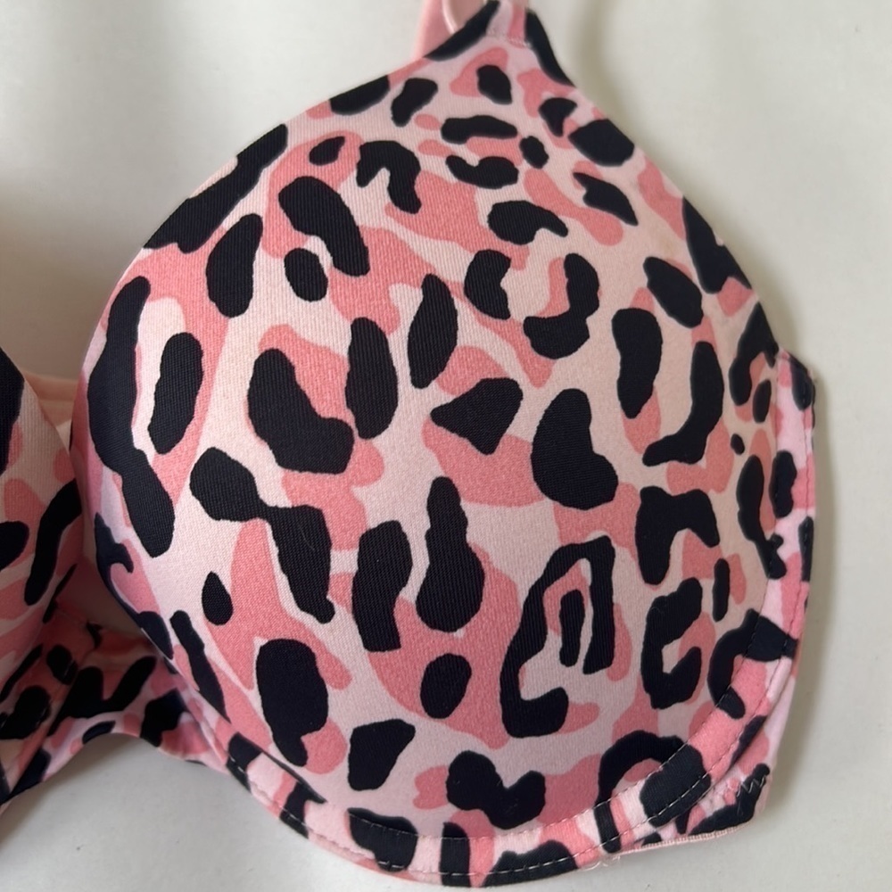 PINK Victoria’s Secret Wear Everywhere Push Up Bra, barbie pink leopard size 32D - Picture 3 of 12